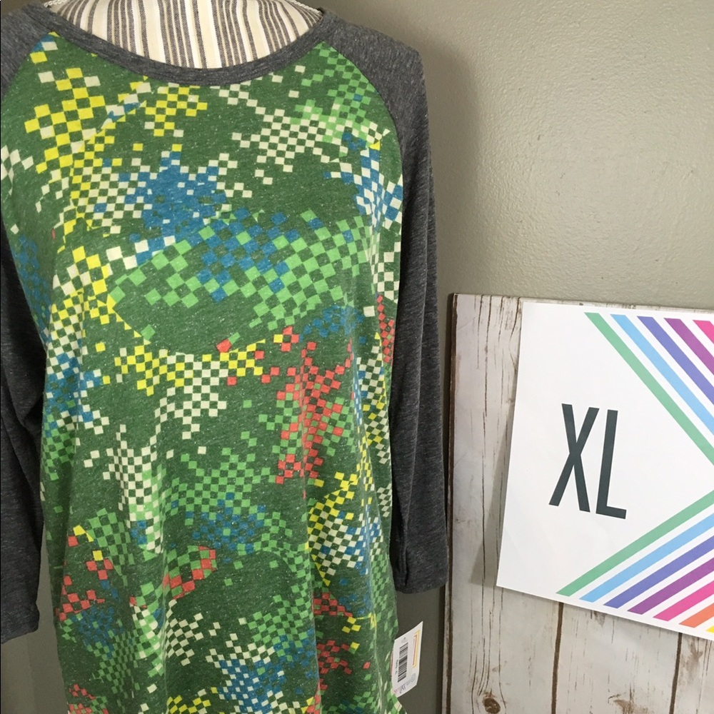LuLaRoe randy Tee NWT